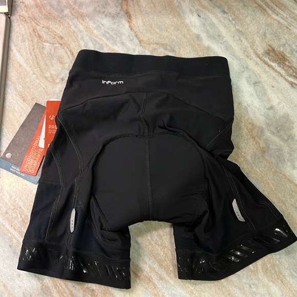 Bontrager Men’s biking shorts - Picture 2 of 5